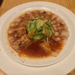 スーツァン・レストラン陳 - 雲白肉の旨辛ソース・その2です。