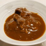 和牛焼肉 ワンダフィレ - 牛肉ごろっとカレー