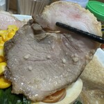 ラーメンみなみ - チャーシュー箸あげ