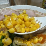 ラーメンみなみ - コーン