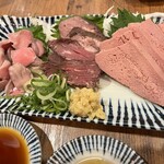 肉豆冨とレモンサワー 大衆食堂 安べゑ - 〇肉刺し3種盛り　899円