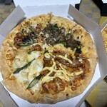 Domino's Pizza - 料理写真:クワトロニッポン1854円税込 少し物足りなささを感じました。