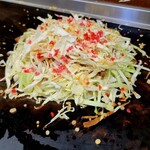 祇園ねぎ焼 かな - べた焼きを焼いているところ