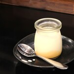 べヴィトーレ - プリン（400円。ランチと一緒だと300円）。
