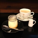 べヴィトーレ - プリンと、ランチについているコーヒー。