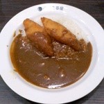 CoCo壱番屋 - ポークカレー、飯２００ｇ、４辛＆フィッシュフライ＝６１０円。フィッシュフライが四角から「ぼうずい形」になりましたね。お味は・・・・前から美味しいです。