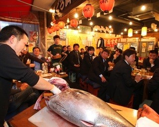 まぐろやナポレオン - 漁師さんが釣ったものを仕入れ、お店で解体しお料理として提供します。海がしけの時は、対馬のブランド本鮪「トロの華」を使ってます！本物しか提供しません