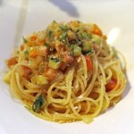 イルクオーレ ピアットスズキ - たっぷり野菜の農園風トマトソーススパゲティ