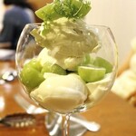 イルクオーレ ピアットスズキ - シャインマスカットのパフェ