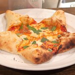 ＰＩＫＯＳＨＨＨＵ - ハンバーグミンチとモッツァレラのトマト☆型ピザ