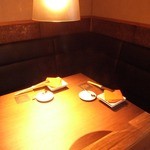 Private Dining Tomoru - 東京で話題の『L字カップルシート』 限定４組のこちらも大人気！