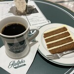Ralph's Coffee - オールドファッションキャロットケーキとラルフズコーヒー　セット価格1,375円