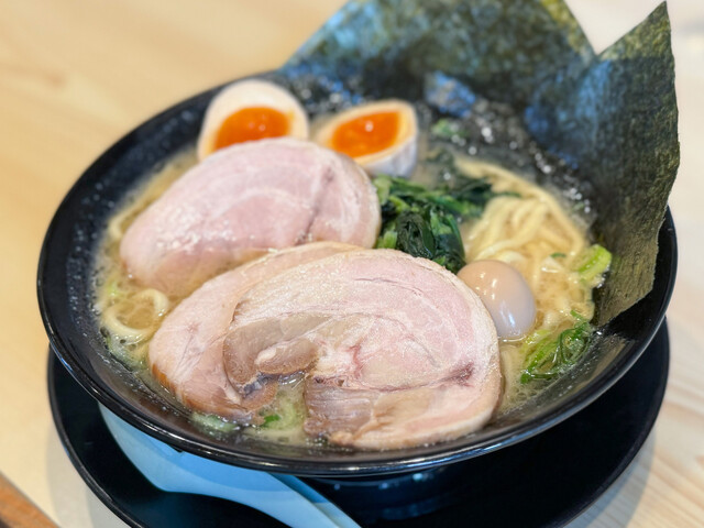 Yokohama Iekei Ramen Komeyoshiya Fujigaoka Ten