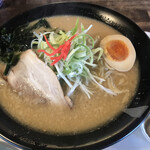 麺家 麺四郎 - 赤とんこつラーメン 730円、大盛＋120円