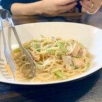ピッツエリアバール　CACTUS　D'ORO - ・ノルウェー産サーモンと小松菜のトマトクリームソース　生パスタ（乾麺に変更）
      