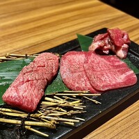 中目黒焼肉 登牛門 - 