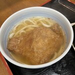 手打の味 小泉 - うどん（きつねトッピング）　アップ