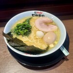 宇都宮商店 - ラーメン800円
