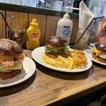 ハングリーヘブン - ベーコンチーズバーガー＆ハングリーヘブンチーズ