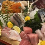 Sushi Izakaya Umi No Sachi - 刺し盛り2人前と箱ウニ大