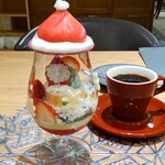 TRIANGLE CAFE - クリスマスパフェ、ドリップコーヒー