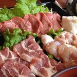 ぎゅーぎゅー亭 - あしきた牛のモモ肉、りんどうポーク、大阿蘇鶏と盛り込まれています♪（第一回投稿分④）