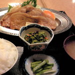 菊新 - 生姜焼き定食