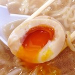 楽家 - 黄身がとろ〜り♪ 味玉！