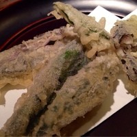 蕎麦懐石 無庵 - 金時草 天麩羅 小盛り
