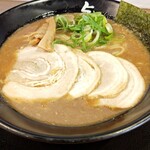 らーめん与七 - とんこつラーメン