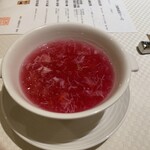 崎陽軒本店 嘉宮 - ふかひれスープの紅いスープ