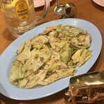 ヤワラート - パットガランピー　キャベツナンプラー炒め