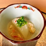 天冨良 麻布よこ田 - 先付け　蕪のカニとホタテのあんかけ