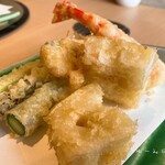 天冨良 麻布よこ田 - 蓮根　アスパラ　車海老　頭が見えない⤵︎