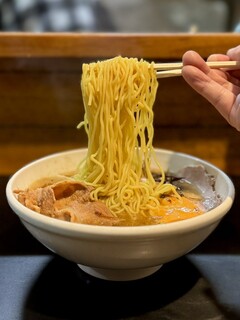 Ichijouryuu Ganko Souhonke Bunke Yotsuya Arakichou - 麺リフト