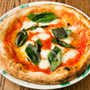 ピッツェリア＆トラットリア マーノエマーノ - 料理写真:イタリアから届く、ミルキーな水牛のモッツァレラチーズを使ったマルゲリータ！