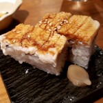 立ち飲み ひとよ - 穴子押し寿司(穴子がフワッフワっ)