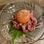 焼肉 おんざらいす - 炙りユッケ