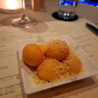 MAISON MARUNOUCHI - ■カナッペ
                    ⚫コンテチーズグジェール　