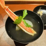 Chisou Sottaku Ito - 【写真③】ずわい蟹(島根県)、利尻昆布と鮪節の出汁のお椀