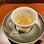 馳走 啐啄一十  - 【写真⑮】大福茶、桜の花びらの塩漬け