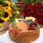 レストラン・マッカリーナ - 特注のﾏｯｶﾘｰﾅﾊﾞｰｽﾃﾞｰケーキ2004