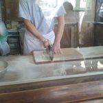 松郷庵　甚五郎 - 手打ち風景