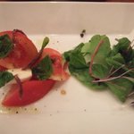 トゥ・ザ・ハーブズ - モツァレラチーズとトマトのサラダ