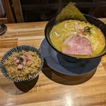 Menya Kaimu - 牡蠣らぁ麺貝だし飯セット∶1120円＋大盛150円