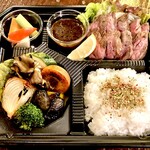 Japanese Black Beef Steak Bento (boxed lunch) (100g) (reservations required one day in advance)