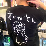 Tondemun Shijan - ありがとんTシャツバックプリントを撮らせてくれたH嬢。