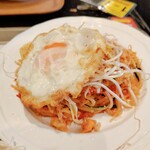 四条パクチー - パッタイ目玉焼きトッピング