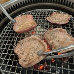 秋葉原 炭火焼肉 たん清 - 