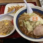 ８番らーめん - 